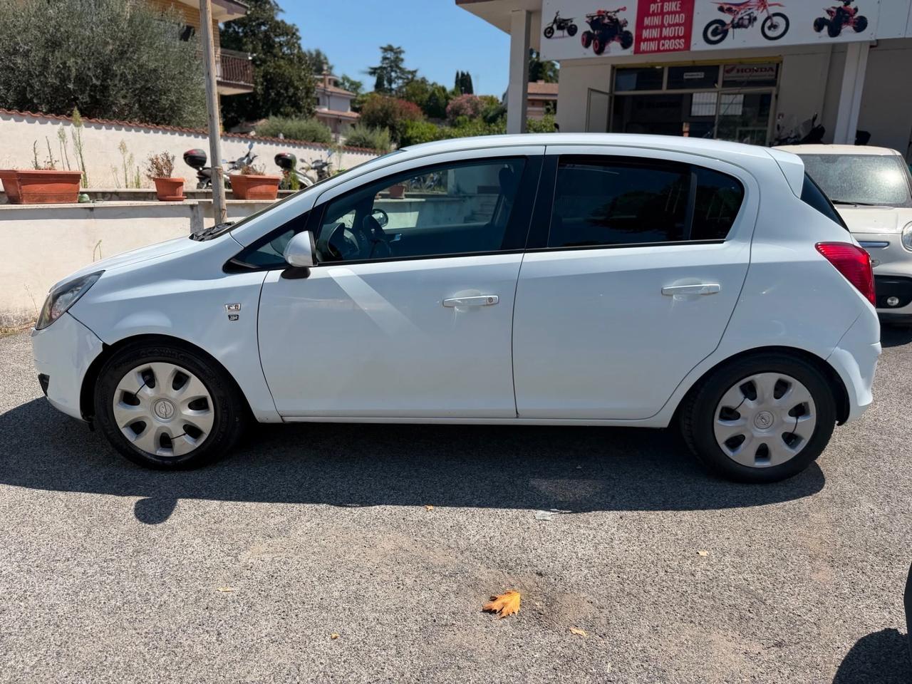 Opel Corsa 1.2 5 porte Club