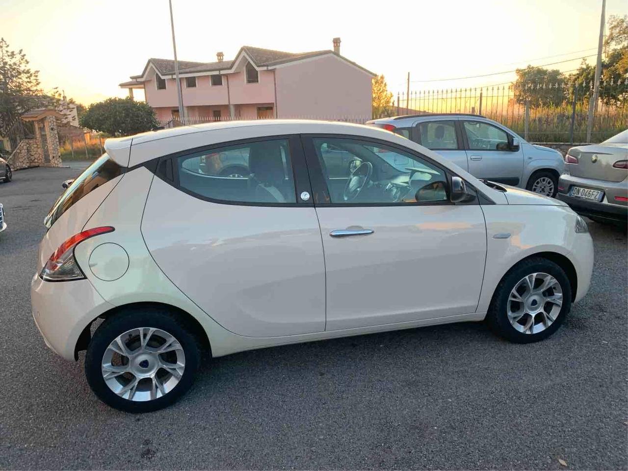 Lancia Ypsilon 1.3 MJT 95 CV