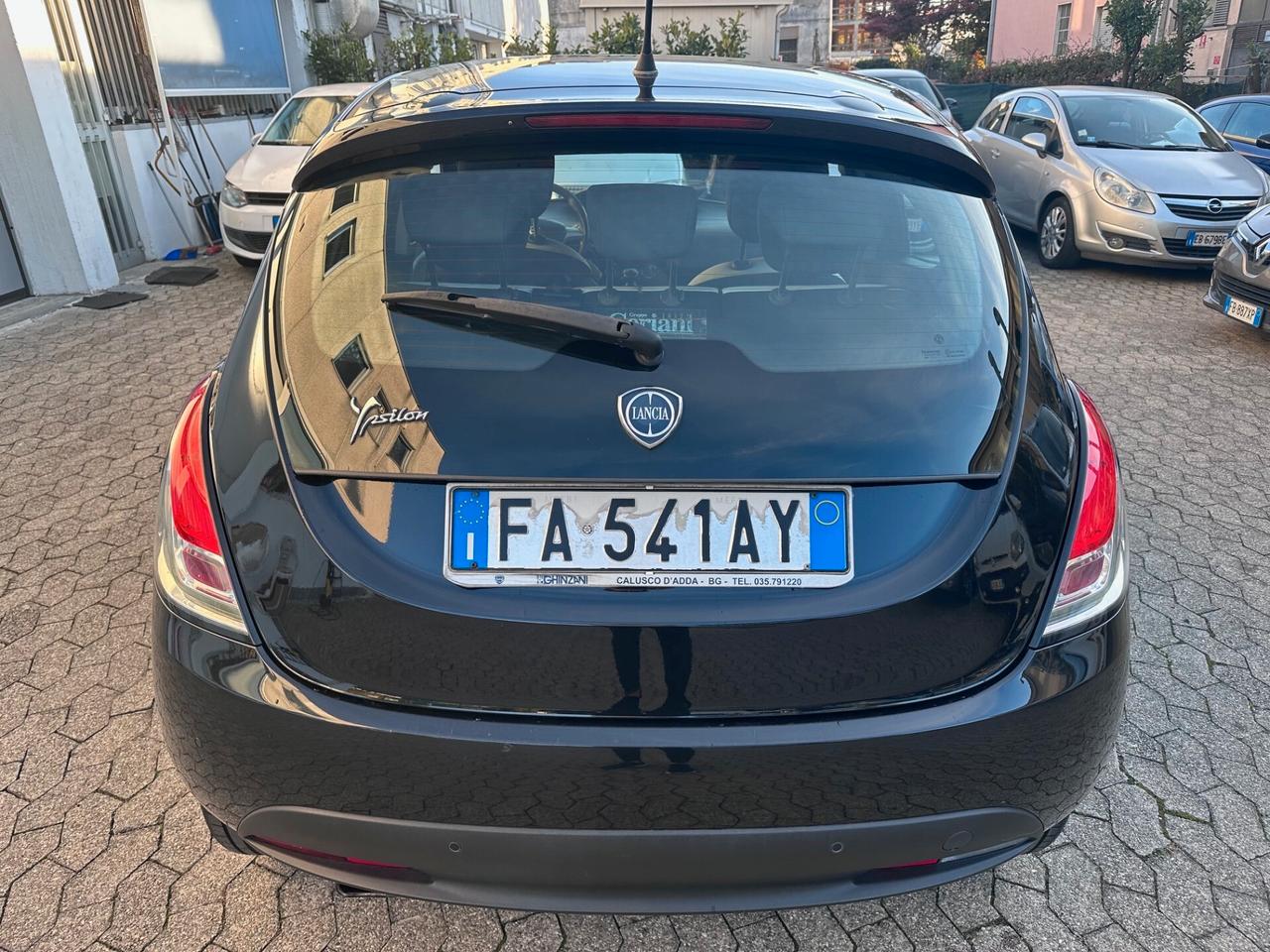 Lancia Ypsilon 1.2 69 CV 5 porte Silver