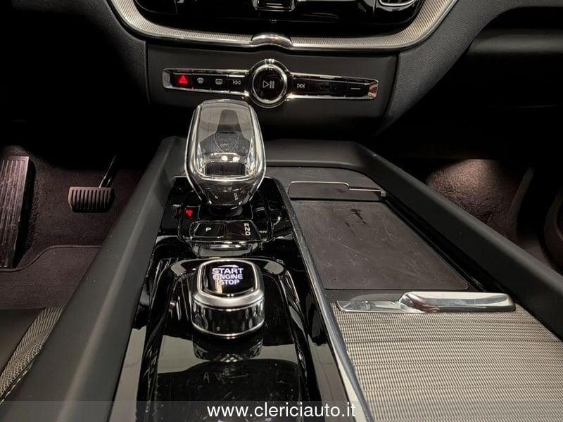 Volvo XC60 B5 AWD automatico Plus Dark