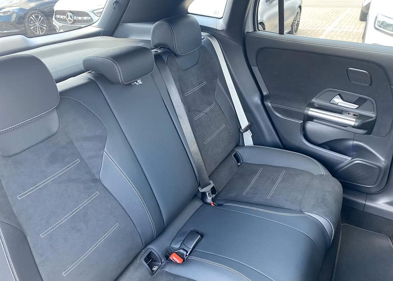 Mercedes-benz GLA 180 AMG Line PREMIUM 360 Multibeam