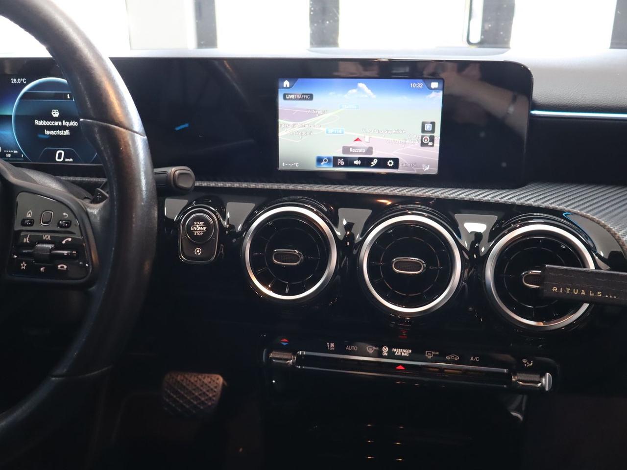 Mercedes-Benz CLA 200 Business Line CLA 200 #10989