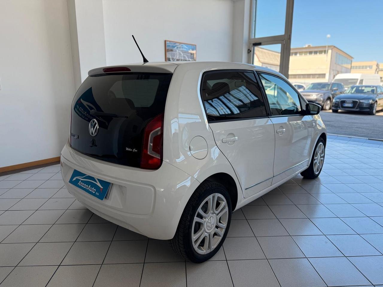 Volkswagen up! 1.0 METANO 2014
