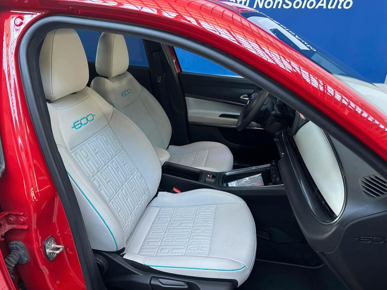 Fiat 600 Hybrid 100 CV DCT MHEV La Prima