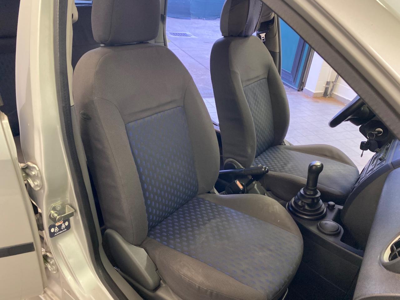 Ford Fiesta 1.4 16V 5p. Ghia