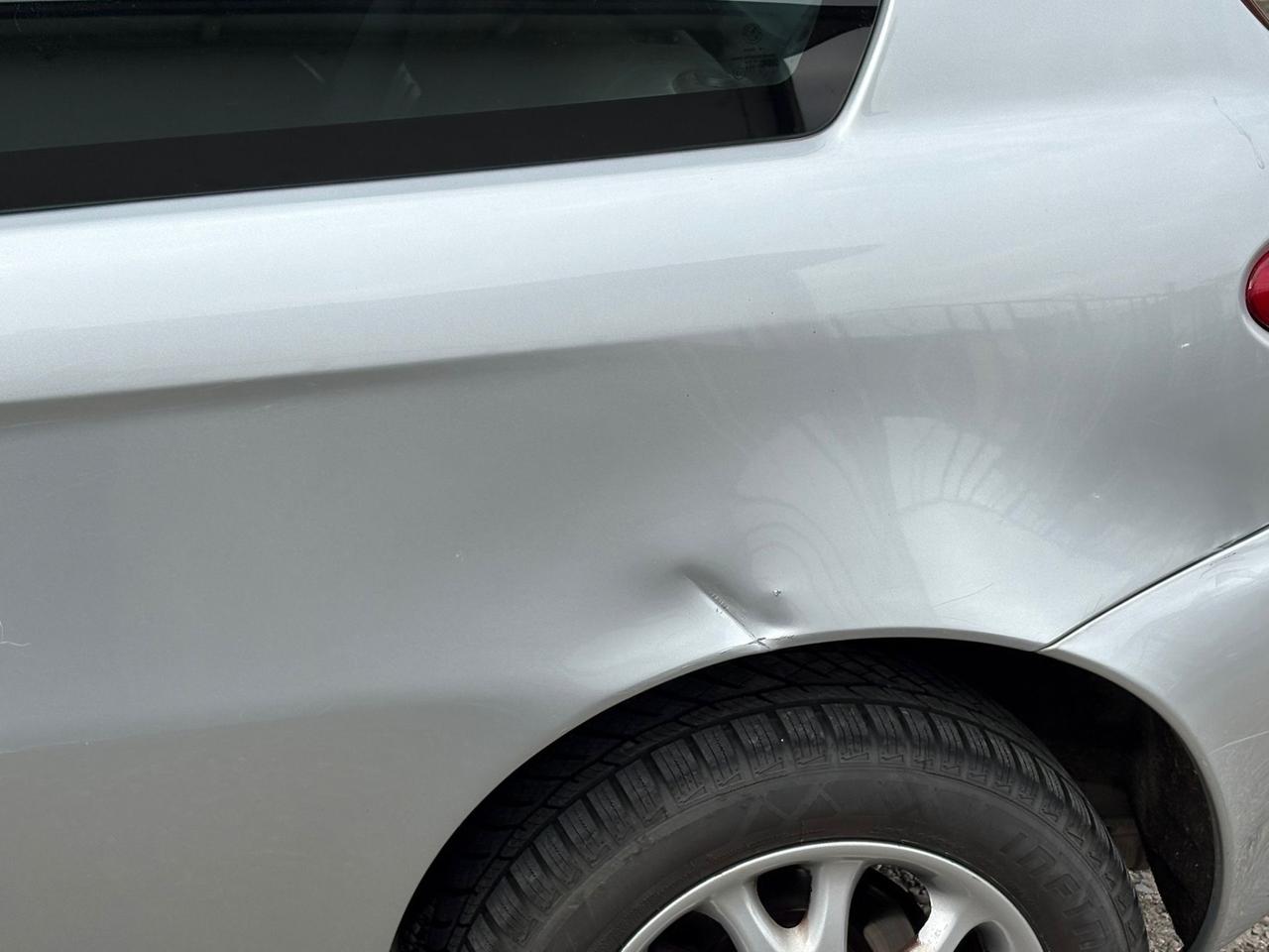 Alfa Romeo 147 1.6i 16V Twin Spark cat 3p. Progression