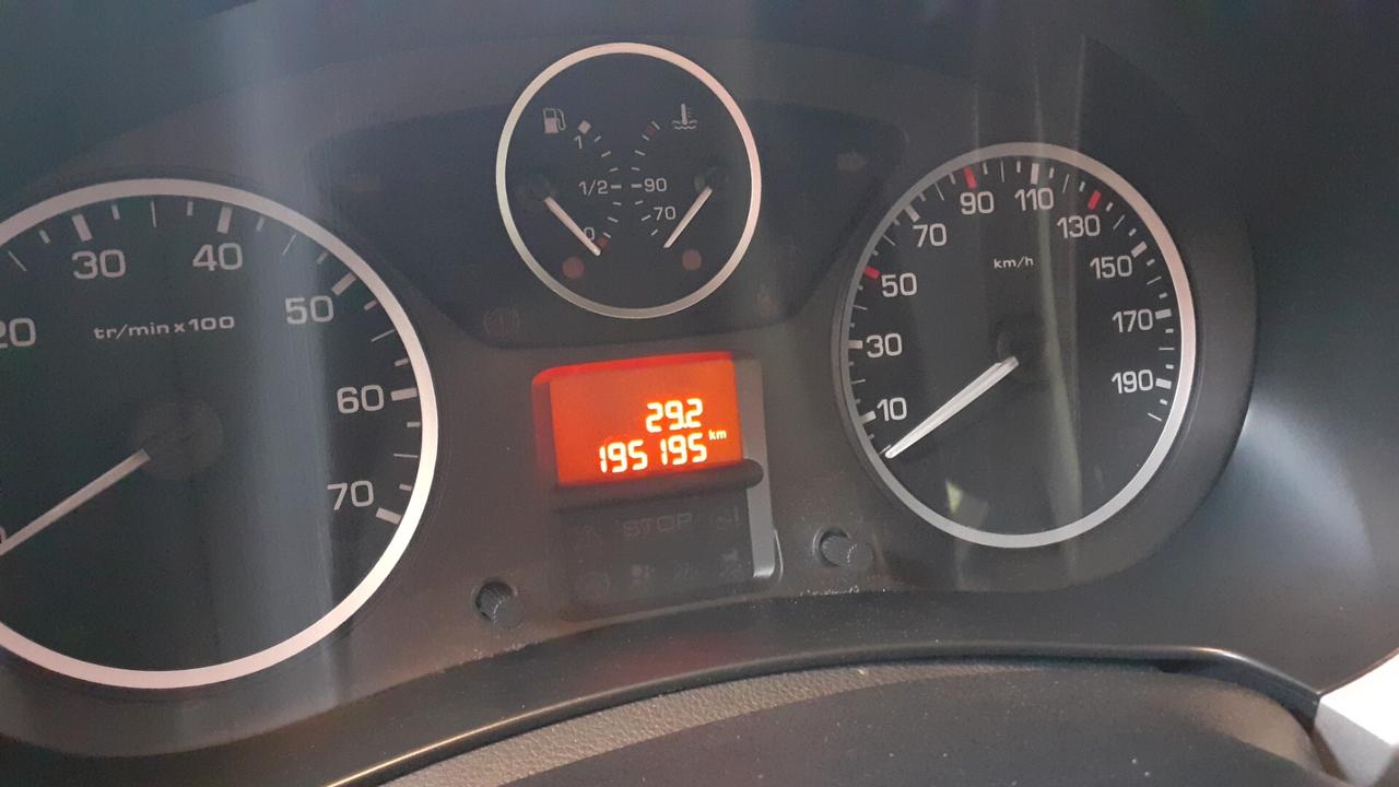 Peugeot Partner trasporto disabili pianale ribassato