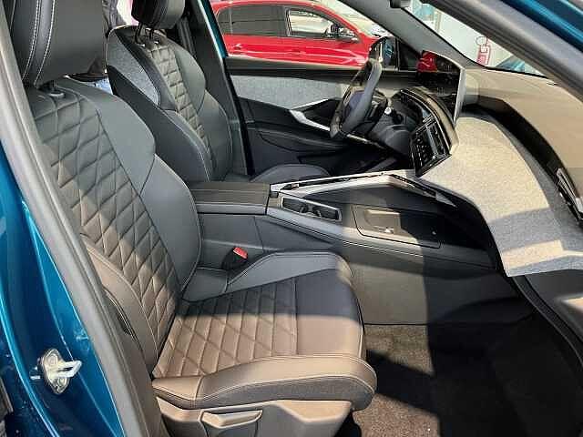Peugeot 3008 1.2 Hybrid 136cv DCT6 ALLURE KM ZERO