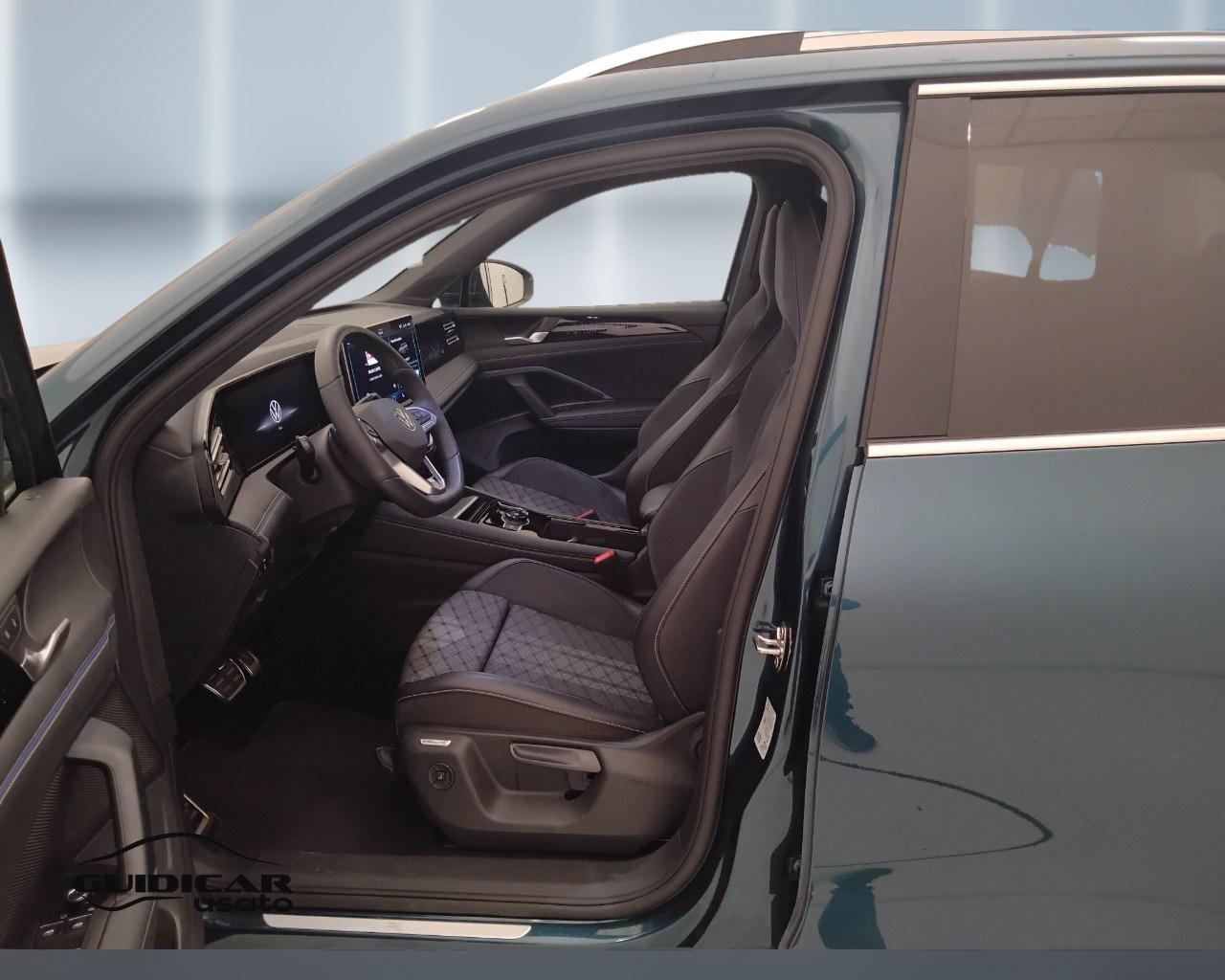 VOLKSWAGEN Tiguan III 2024 - Tiguan 2.0 tdi R-Line 150cv dsg