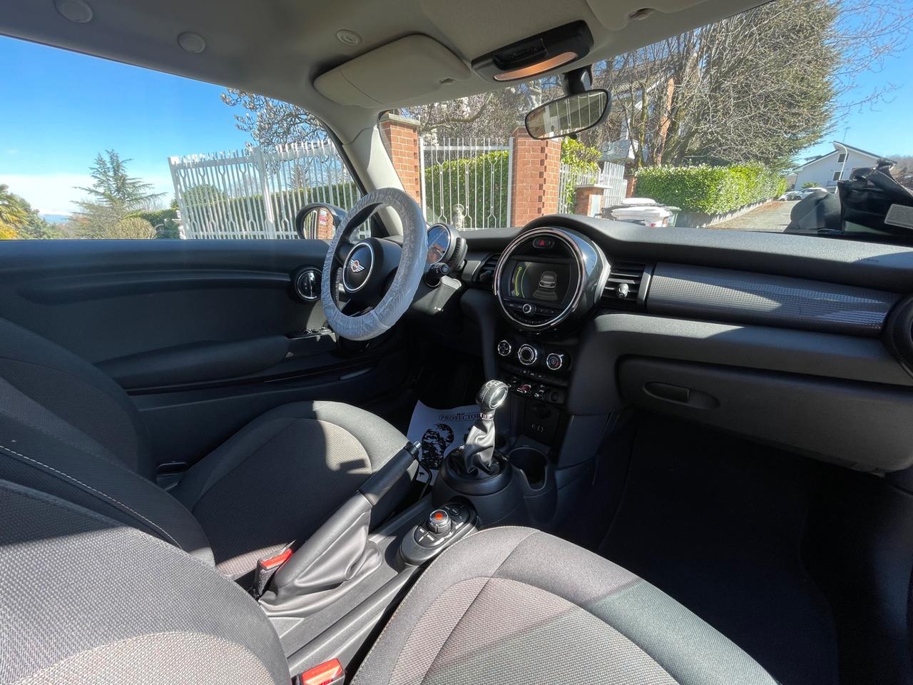 Mini 1.5 Cooper 3 porte Auto, Garantita