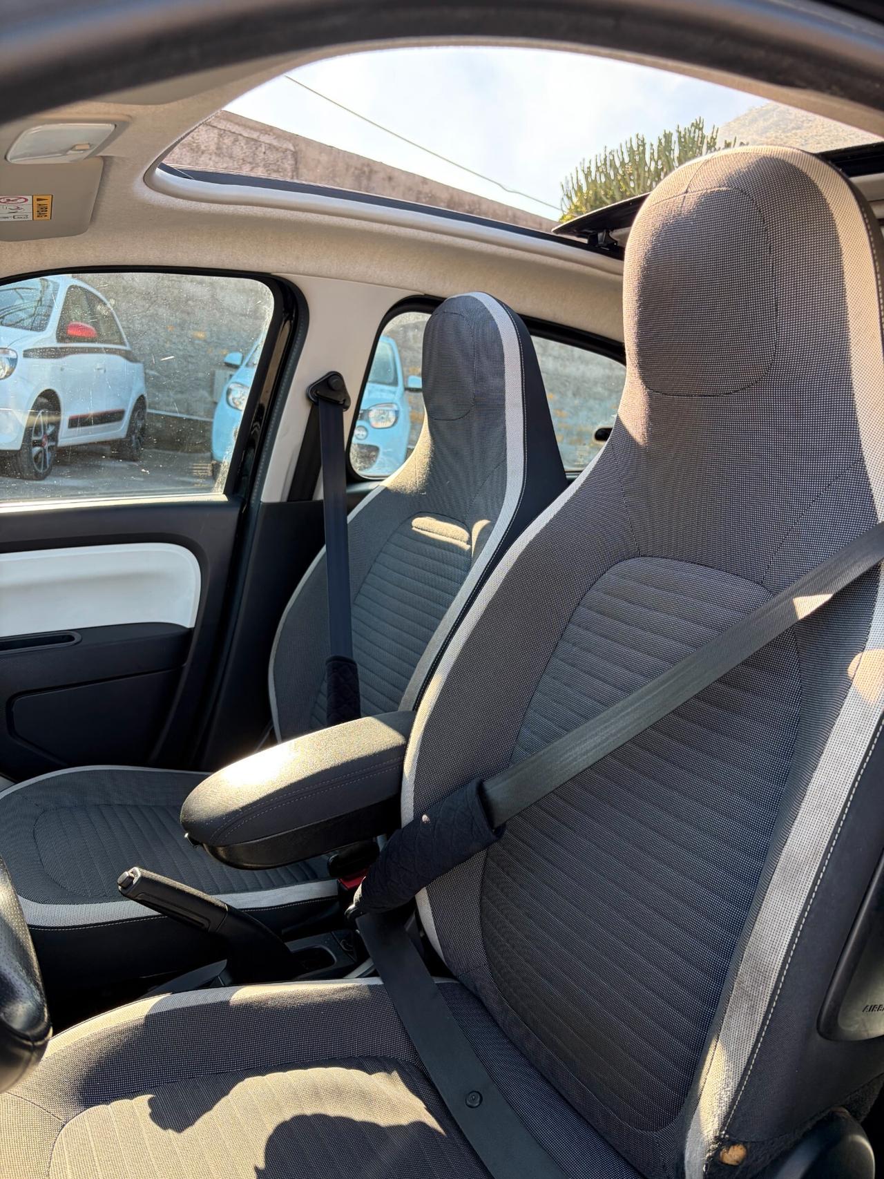 Renault Twingo 1.0 benzina 90 cavalli sport cabrio anno 2015 per info 3279411053