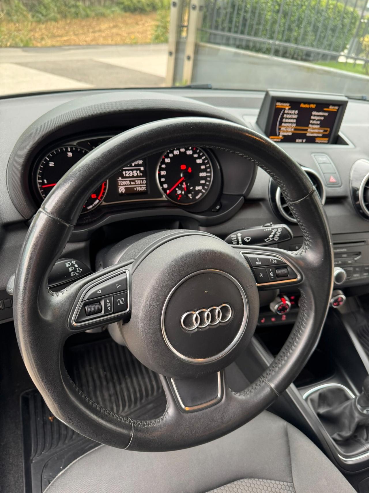 Audi A1 SLine 1.6tdi NEOPATENTATI 17"