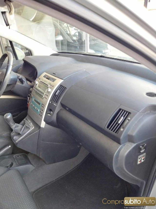 TOYOTA Corolla Verso 2.2 16V D-4D Luna 7pti