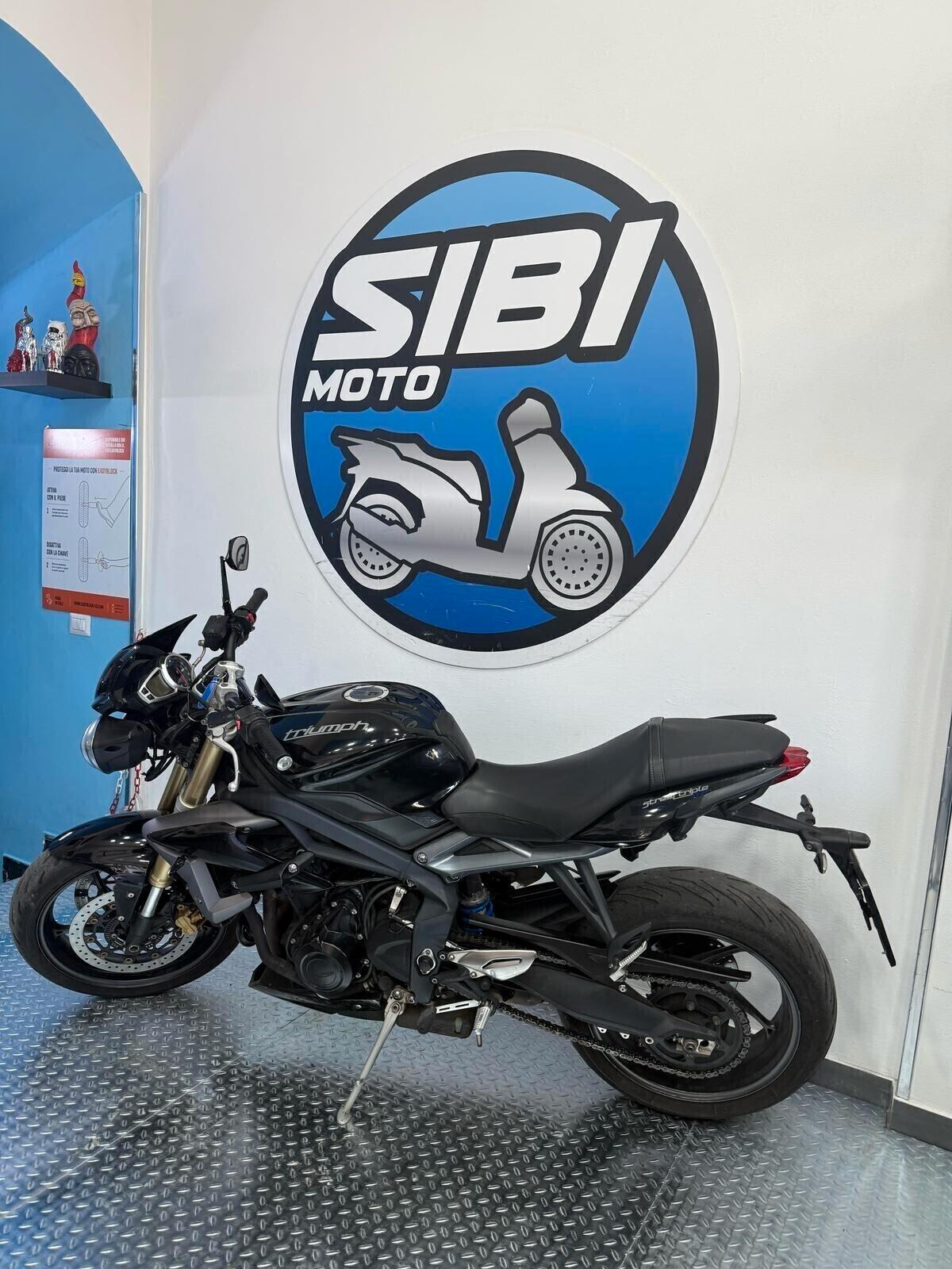 Triumph Street Triple 675