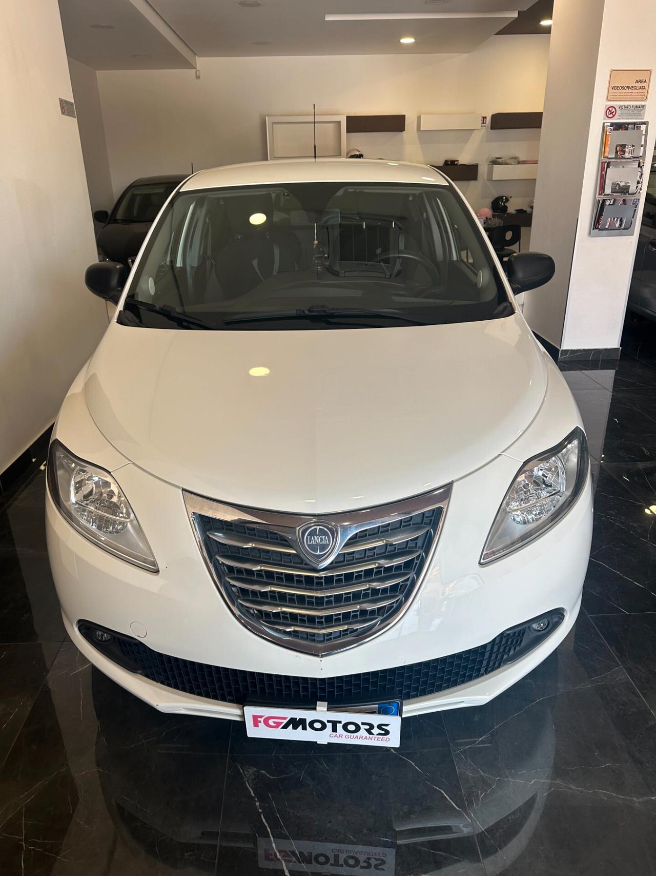 Lancia Ypsilon 1.2 69 CV 5 porte S&S Silver