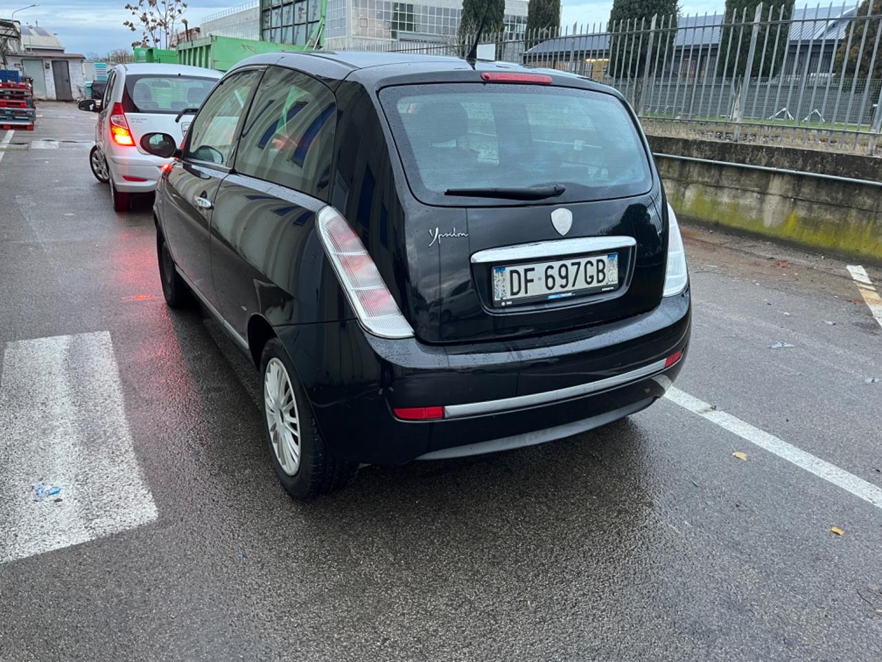 Lancia Ypsilon 1.2 benzina 2007 145.000 km neopatentati
