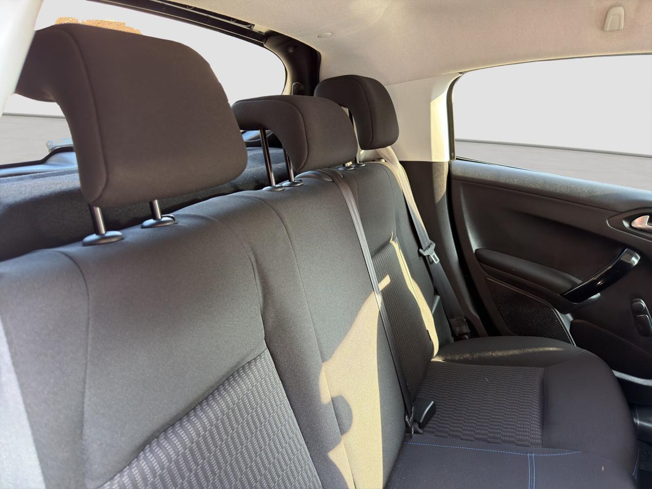 Peugeot 208 5p 1.2 puretech 80cv Signature 2019