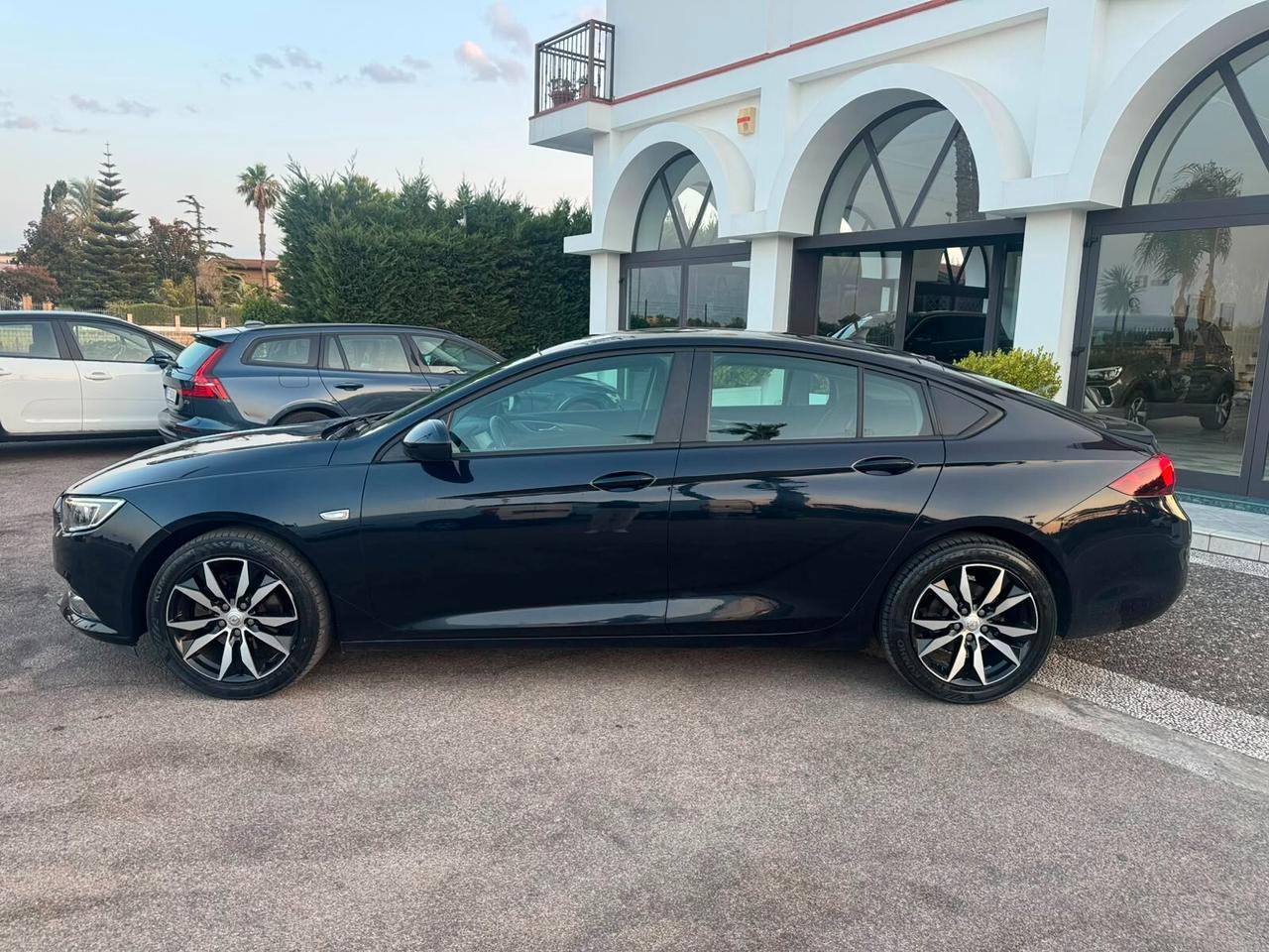 Opel Insignia 1.6 CDTI BERLINA