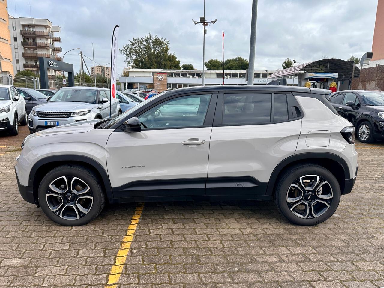 Jeep Avenger 1.2 Turbo 100 CV Summit