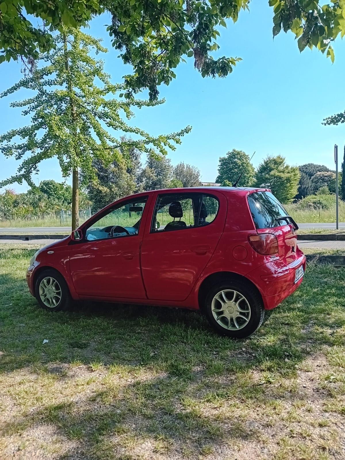 Toyota Yaris 1.3i 16V cat 5 porte Sol Blue
