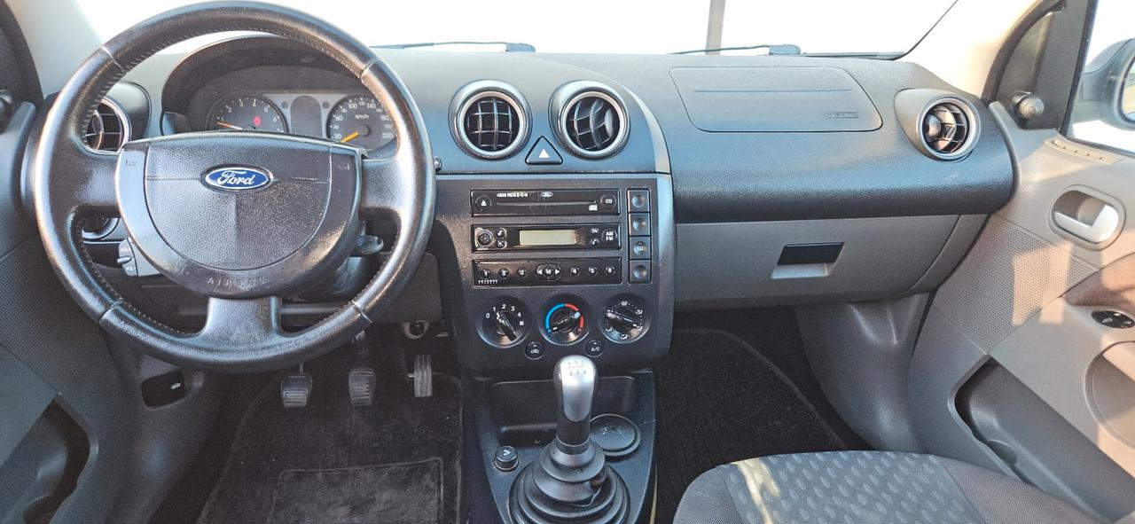 Ford Fiesta 1.2 16V 5p. Ambiente