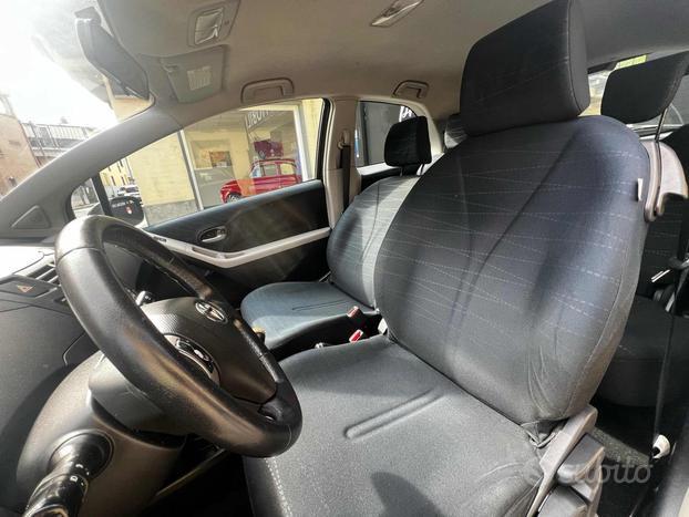 TOYOTA Yaris 1.0 3 porte Sol