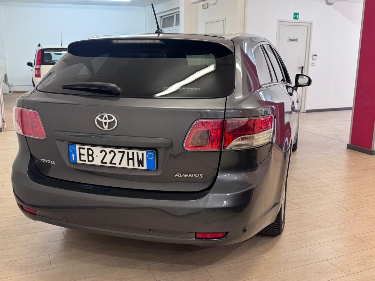 Toyota Avensis 1.8 Benzina-Automatica-Station-Garantita-Permute