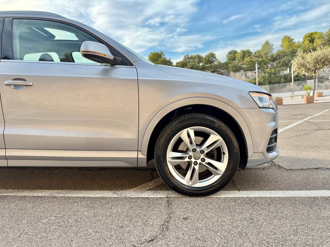 Audi Q3 SPORT EDITION/2.0 150CV/TETTO/FULL LED/18"