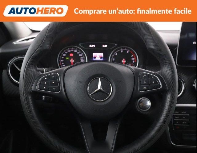 MERCEDES-BENZ GLA 180 Business