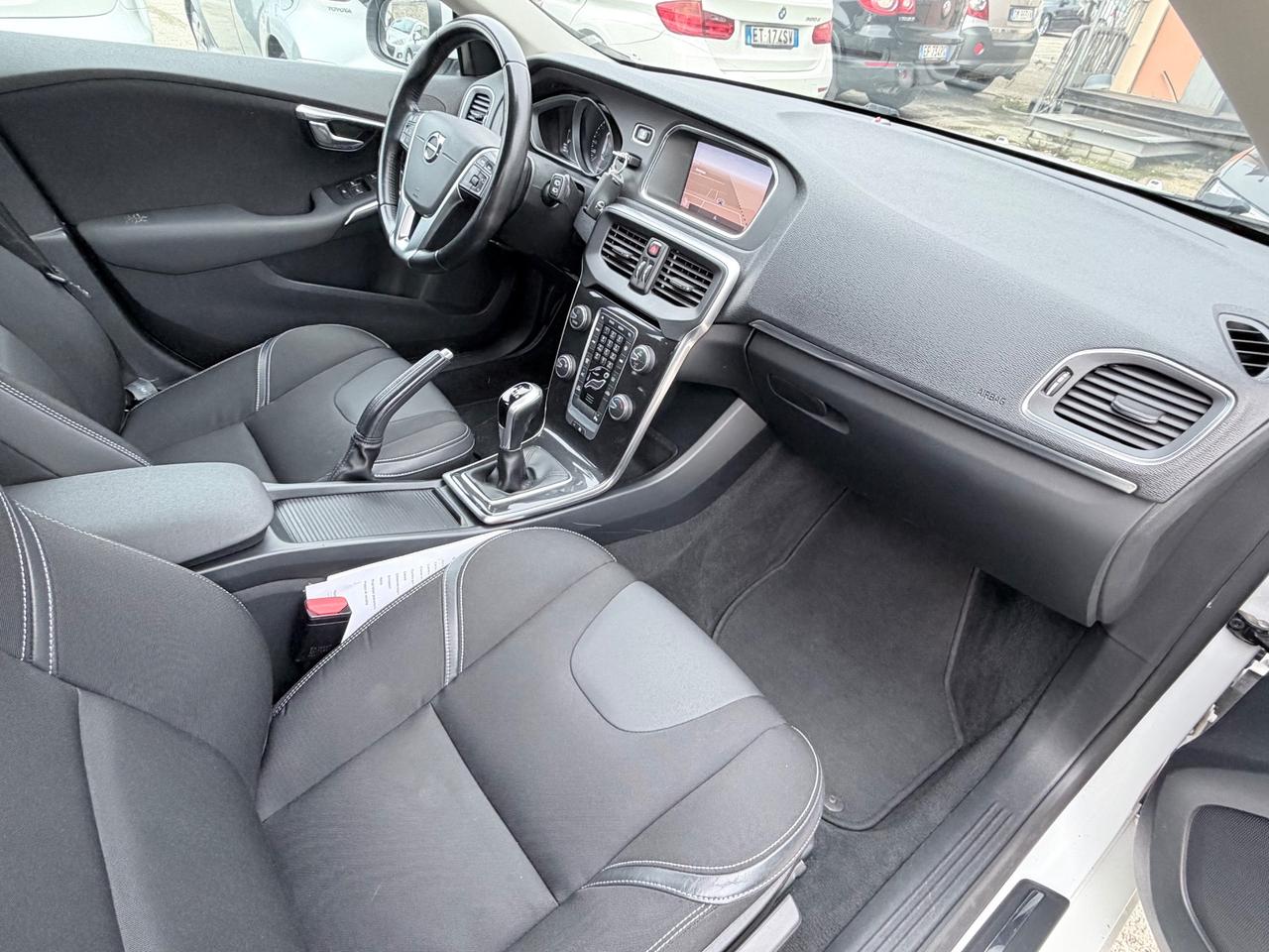 Volvo V40 D2 Inscription 2.0DIESEL 120CV EURO6