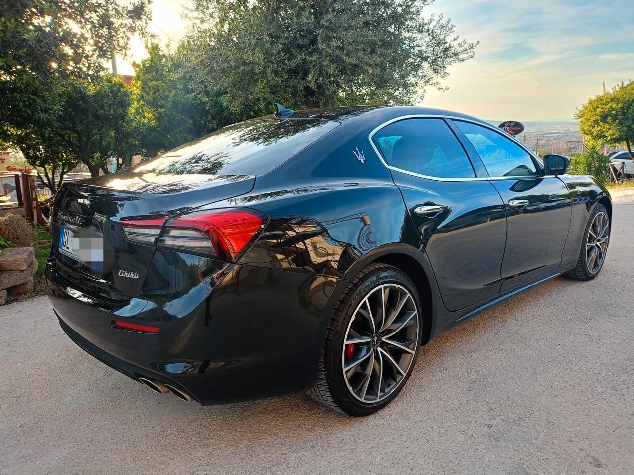 Maserati Ghibli 330 CV MHEV GT