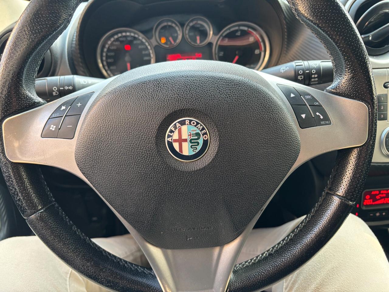 Alfa Romeo MiTo 1.6 JTDm-2 S&S Distinctive Sport Pack
