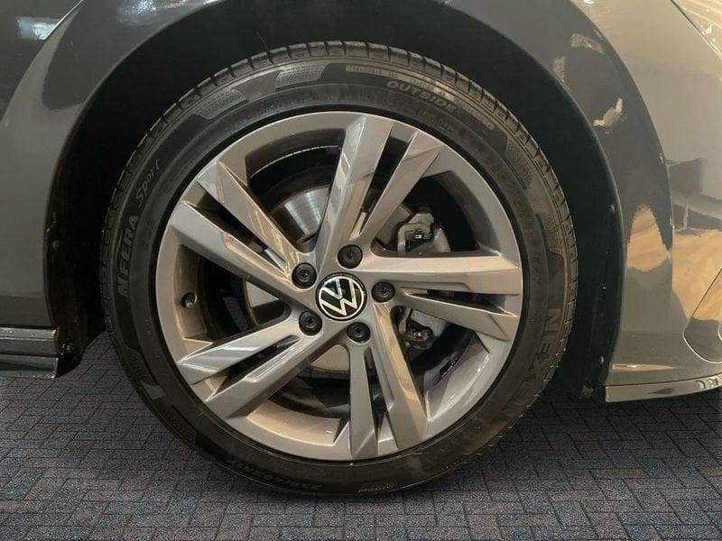 Volkswagen Golf 2.0 tdi R-Line 150cv dsg