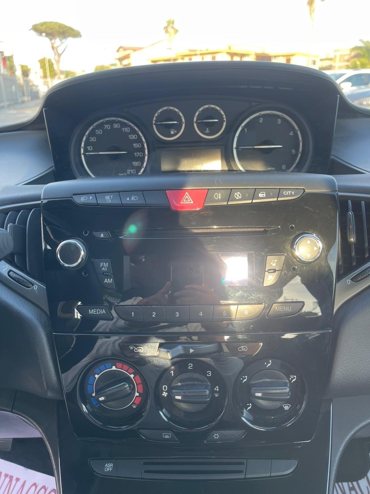 Lancia Ypsilon 1.3 mjt 120 mila km full optional