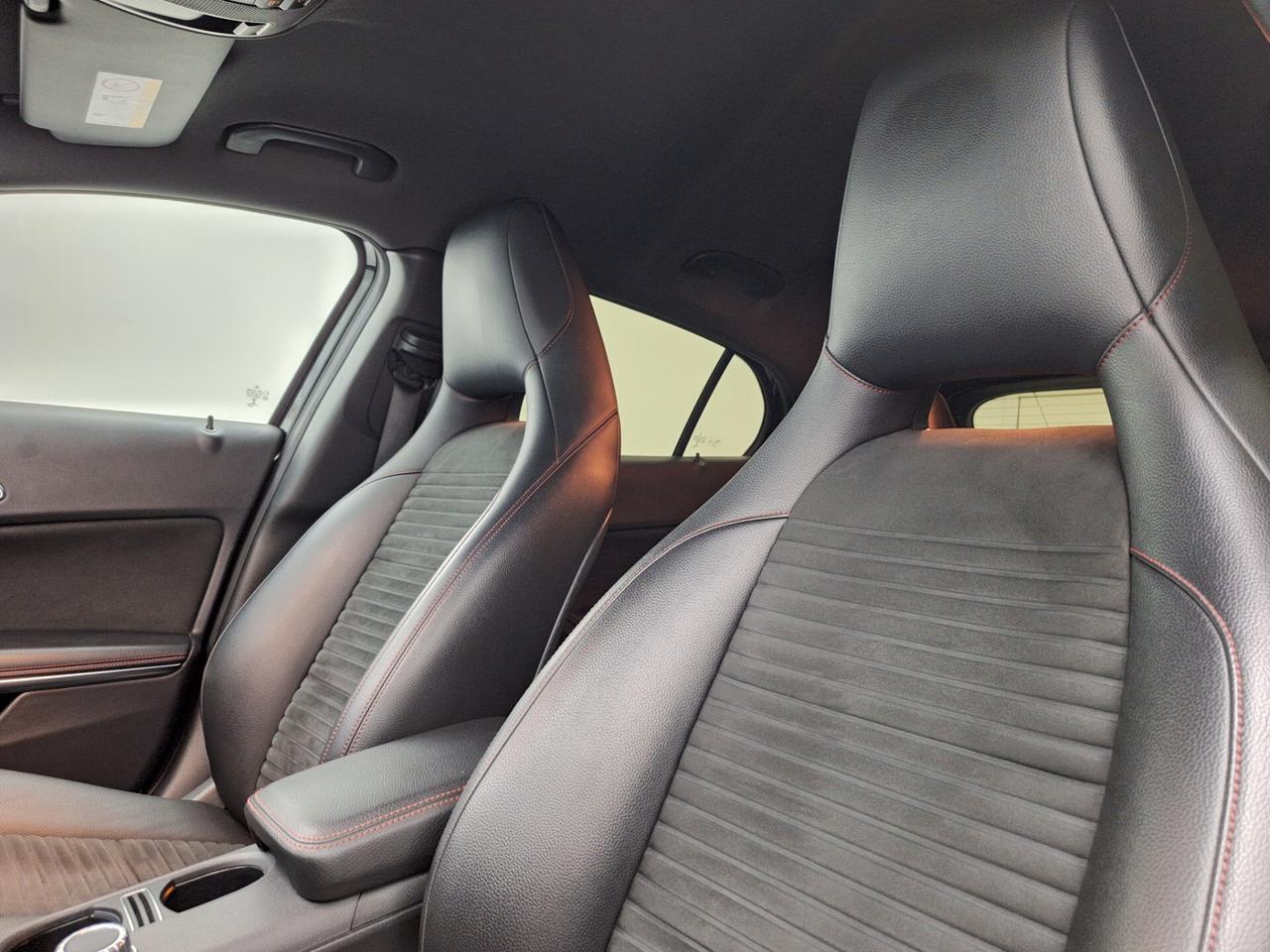 Mercedes-Benz GLA 200d 136cv Premium