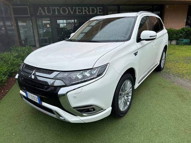 MITSUBISHI Outlander 2.4 MIVEC 4WD PHEV Instyle Plus 25000KM UNIPROP