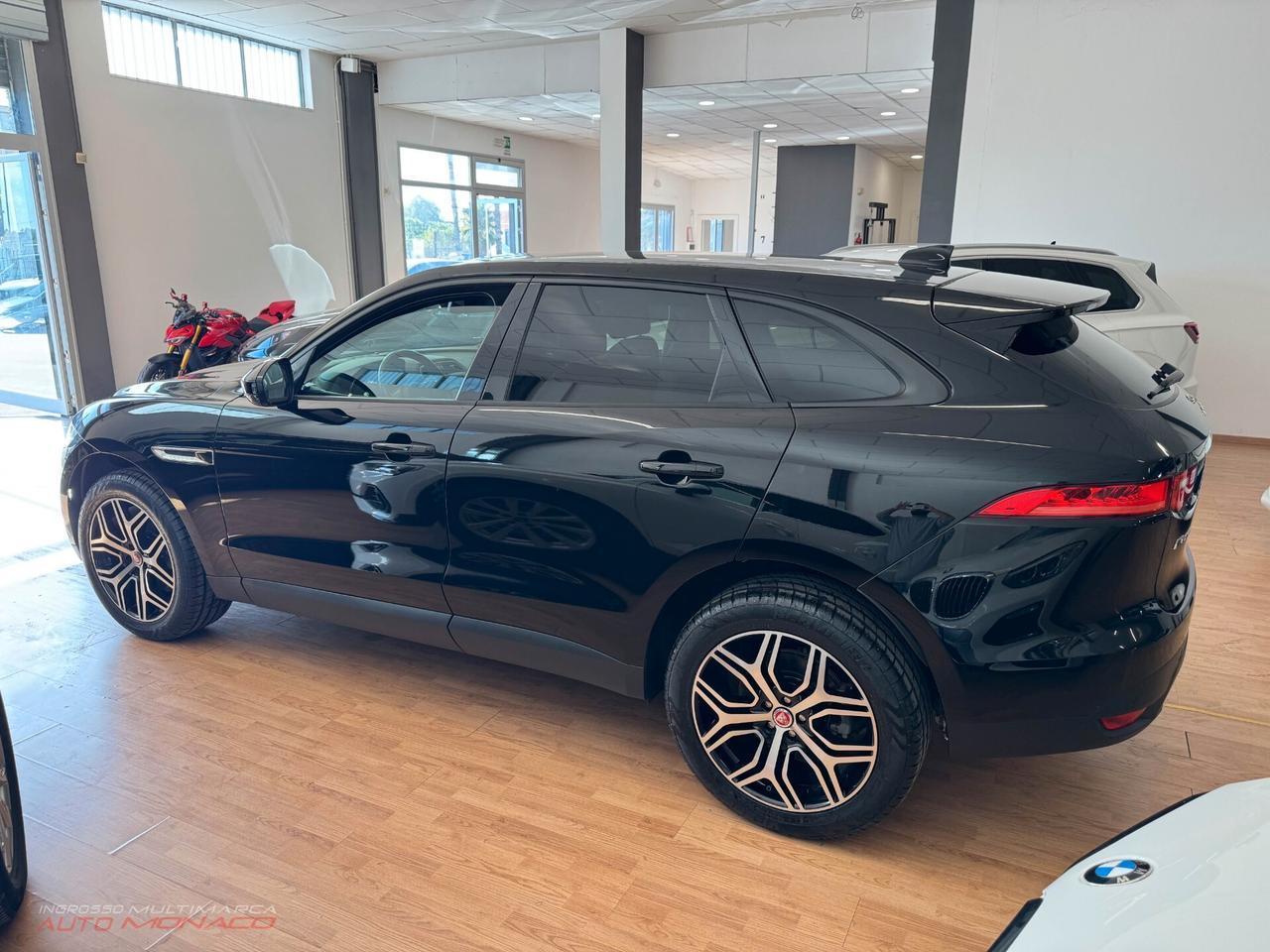 Jaguar F-Pace 2.0 D 180cv Prestige 2017