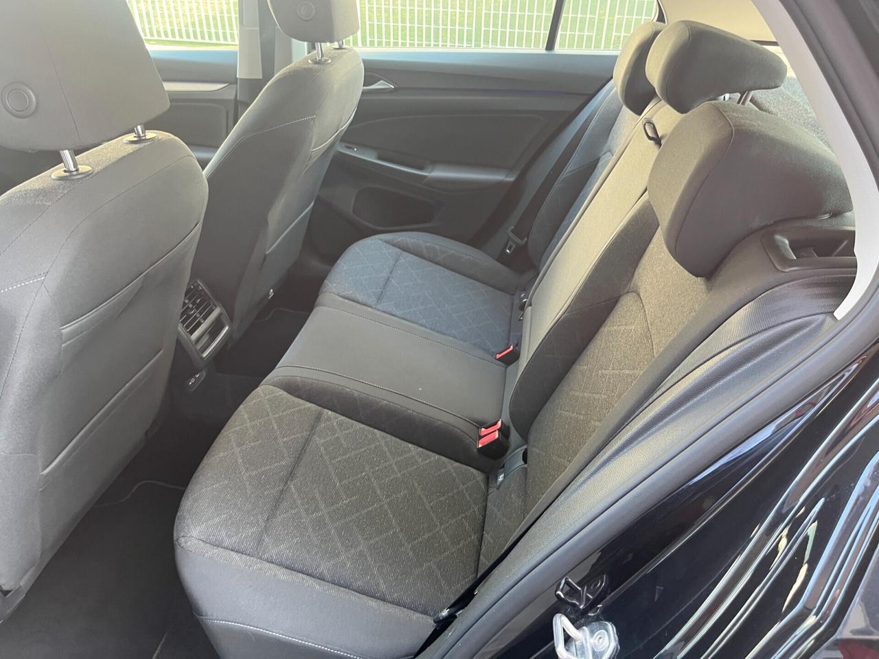 Volkswagen Golf 2.0 TDI DSG 10/2022 **km 80020**