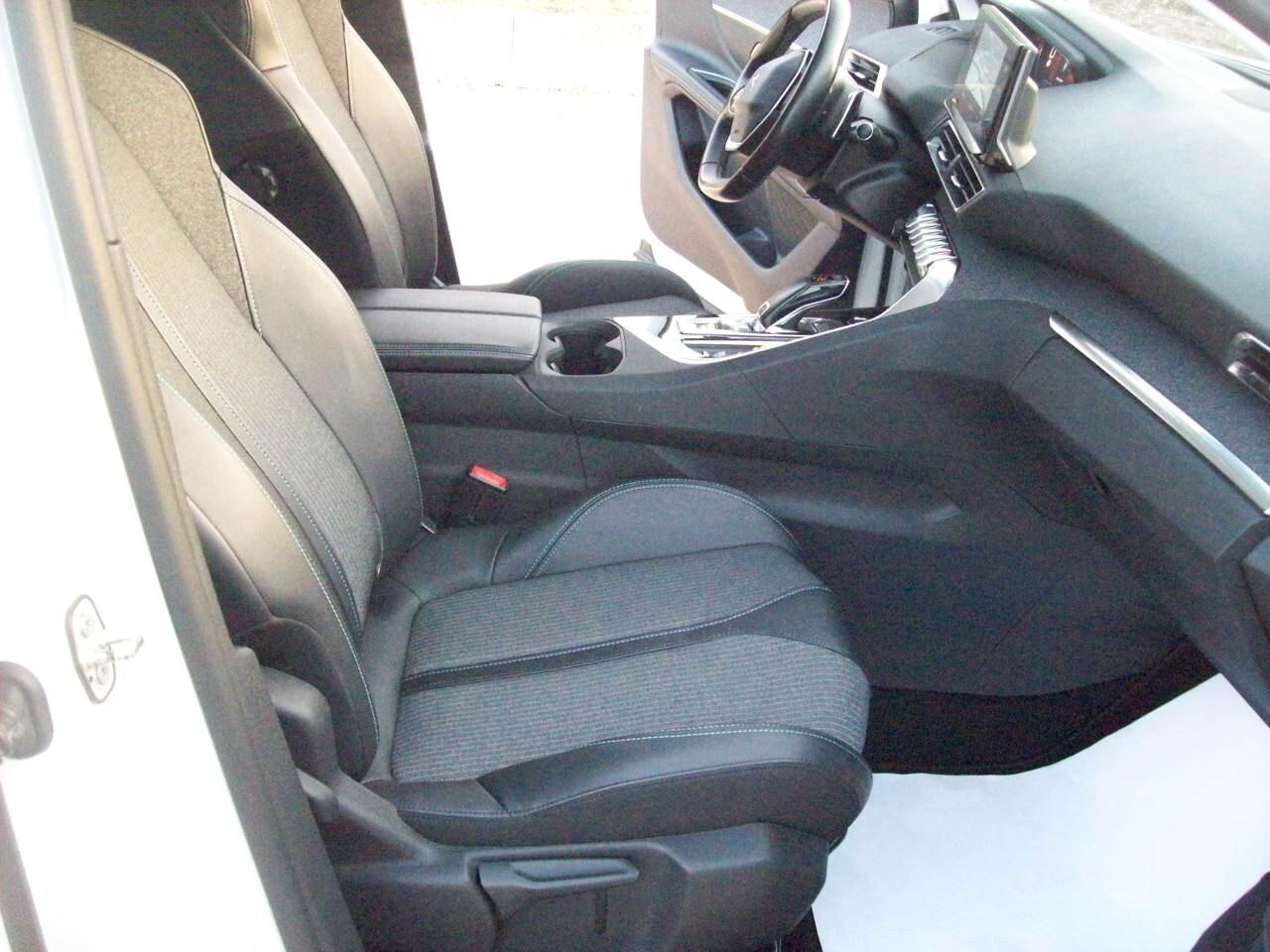 PEUGEOT 3008 1.5 BlueHDI CV.130 S&S ALLURE Pack "2022"