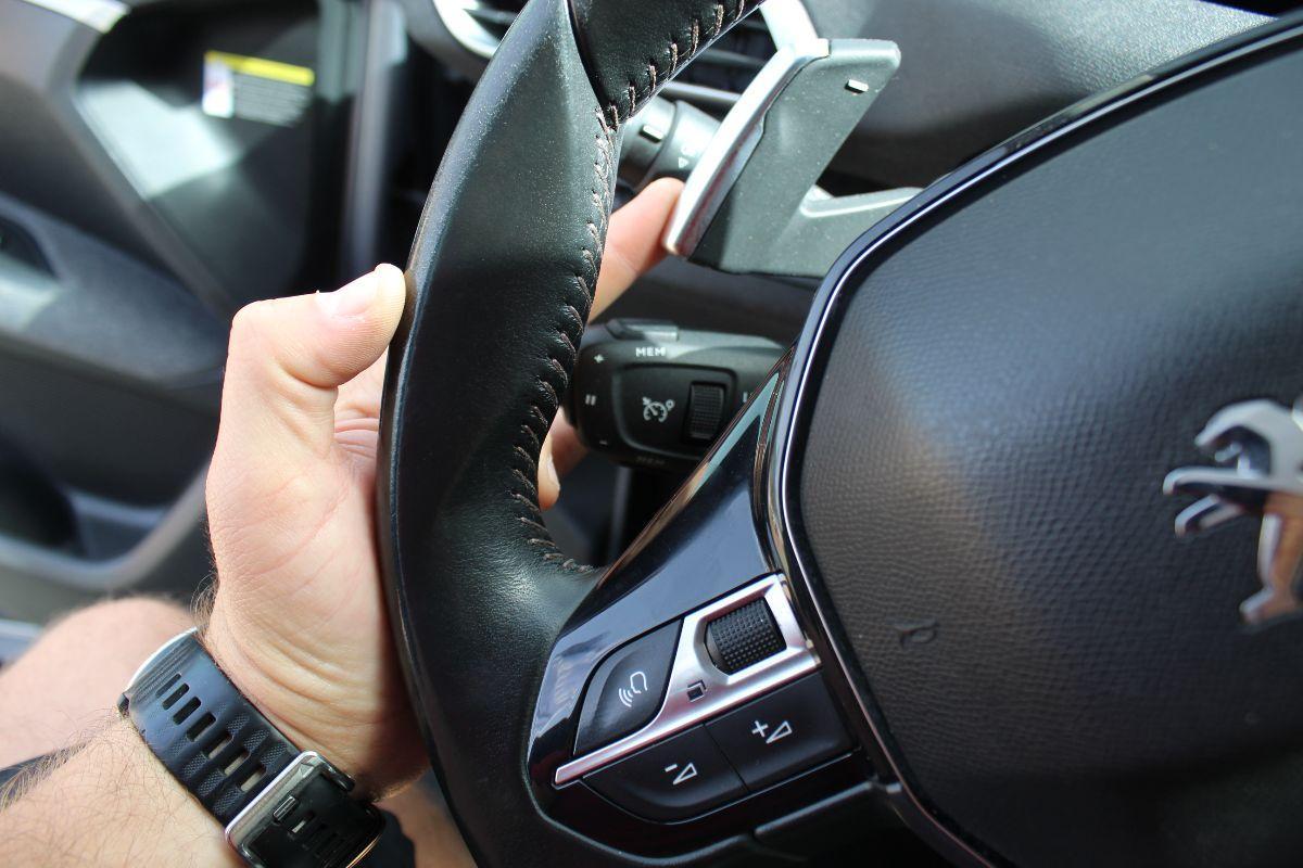 PEUGEOT - 3008 - BlueHDi 130 EAT8 S&S Allure