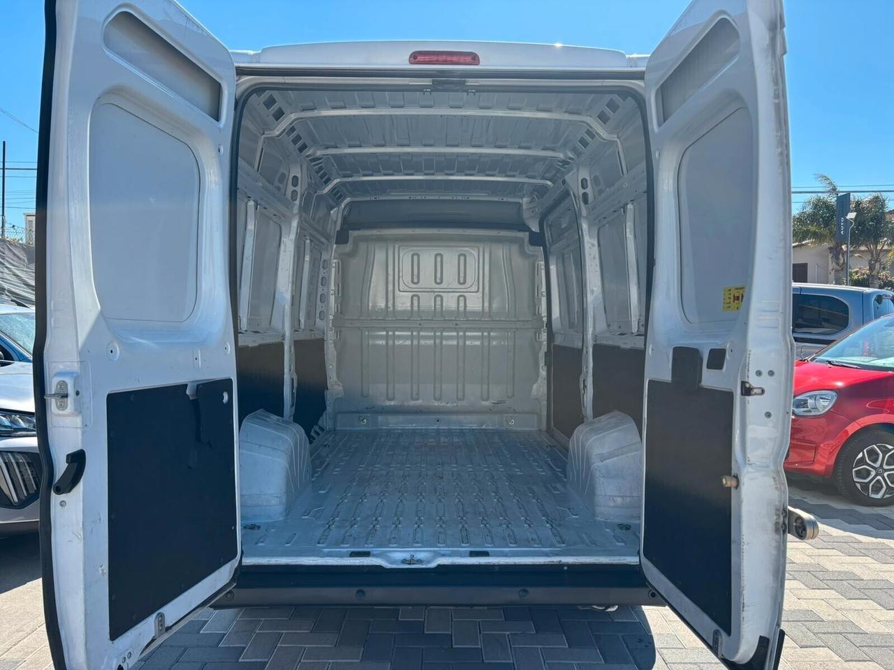 Peugeot Boxer 2.2 BlueHDi 140CV L2H2