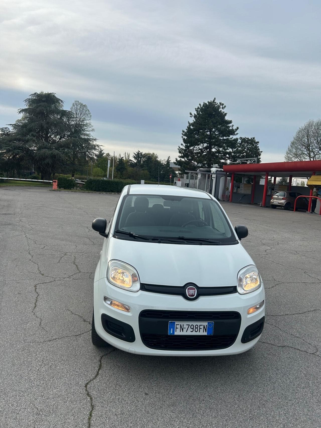 Fiat Panda 900 cc anno 2018 benzina, metano unica proprietaria pari al nuovo