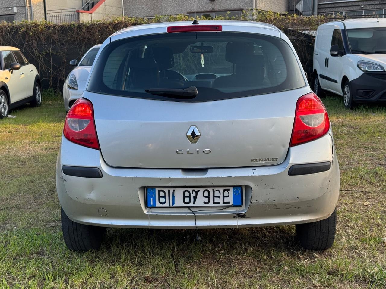 Renault Clio 1.2 Benzina 5 porte Luxe neopatentati 2006