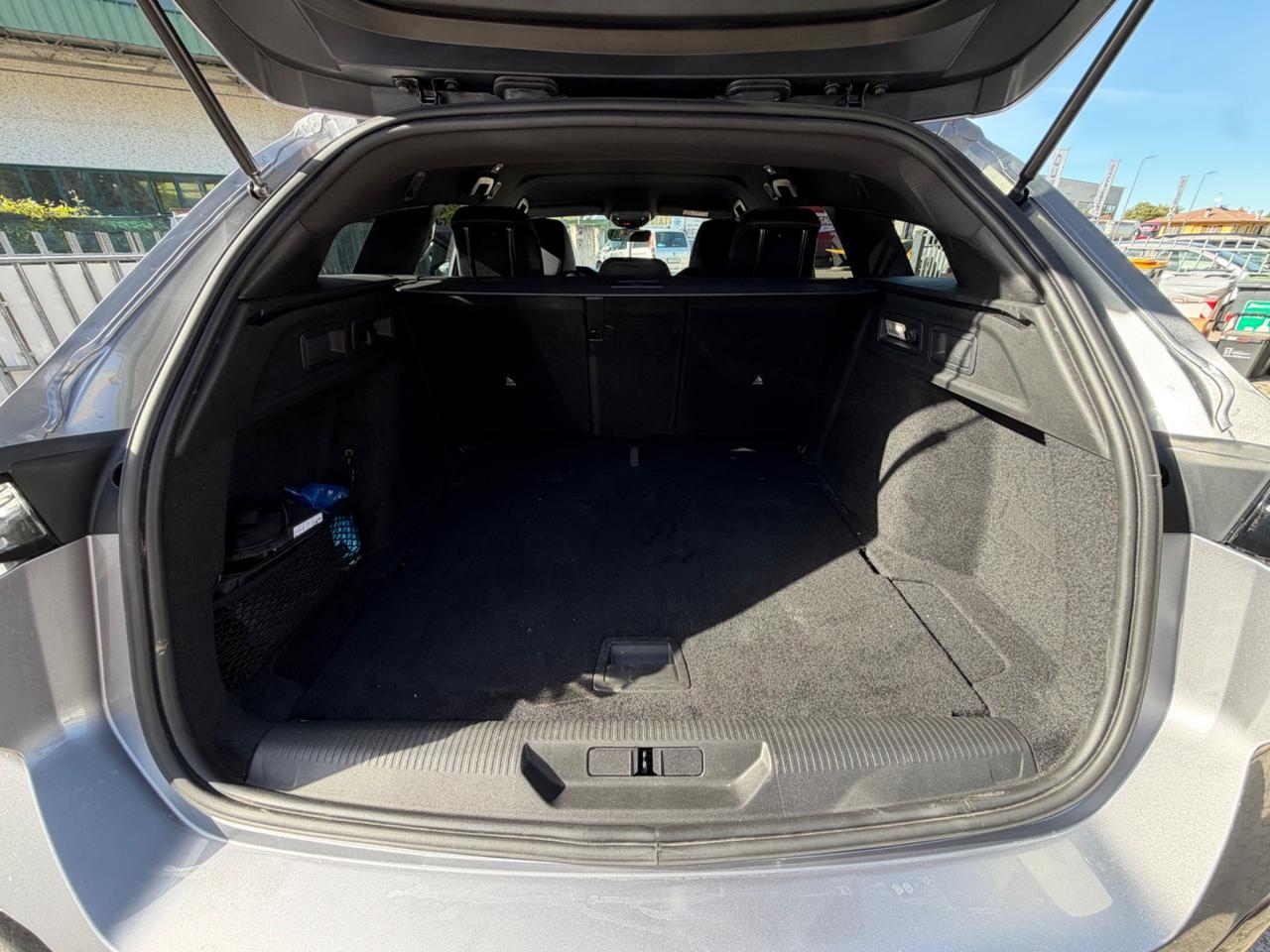 Peugeot 308 Hybrid 145 e-DCS6 SW GT