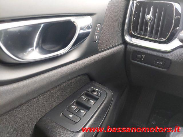 VOLVO V60 Cross Country D4 AWD Geartronic Business Plus