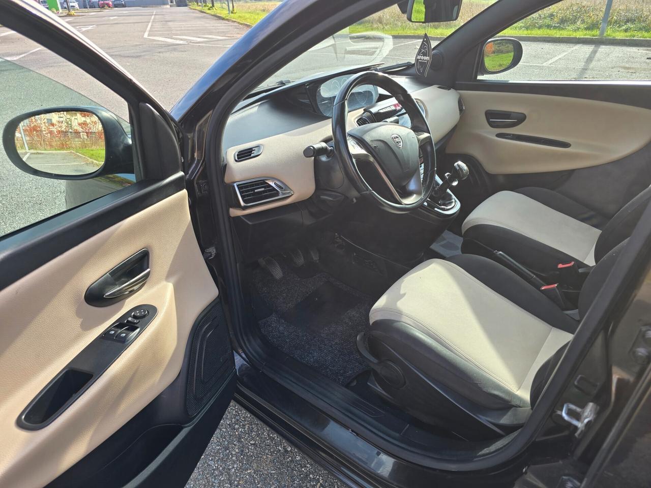 Lancia Ypsilon 1.2 69 CV 5 porte GPL Ecochic Gold