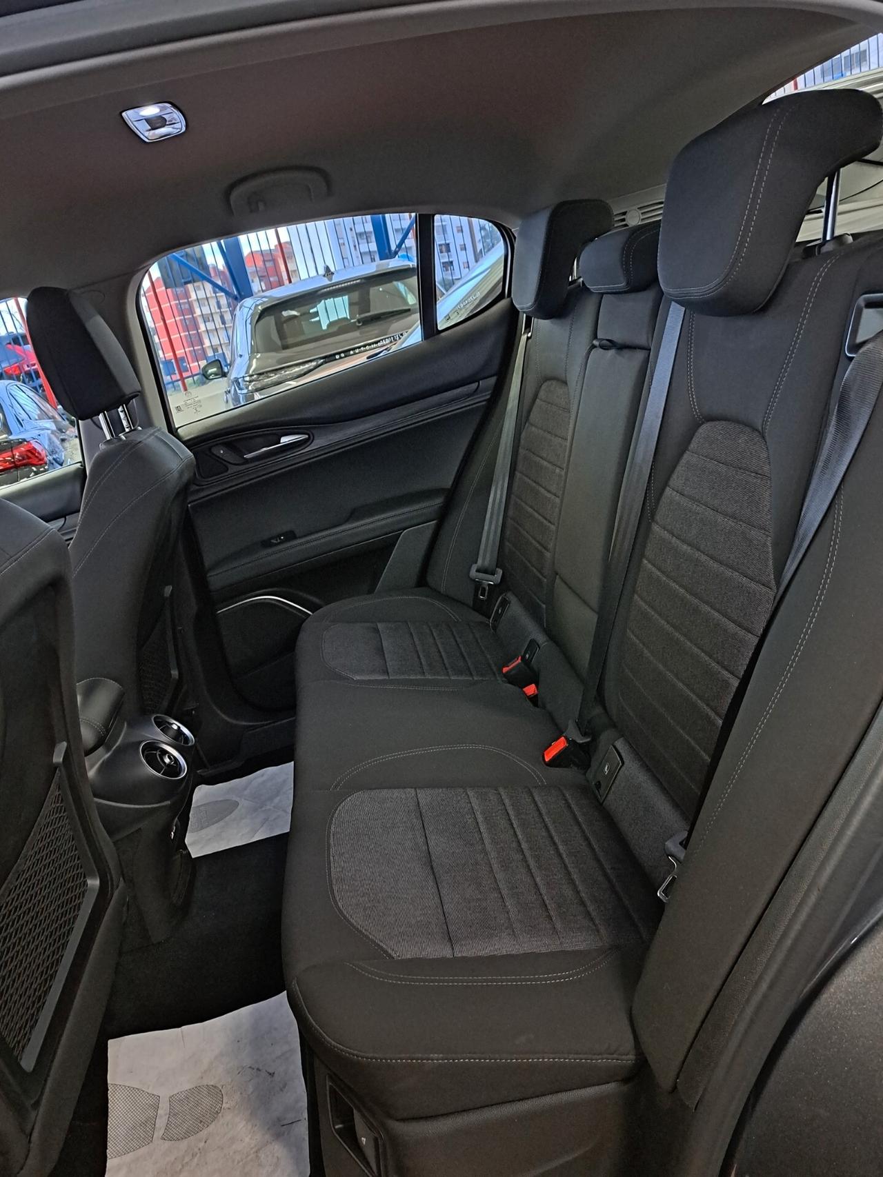 Alfa Romeo Stelvio 2.2 Turbodiesel 180 CV AT8 Q4 Business