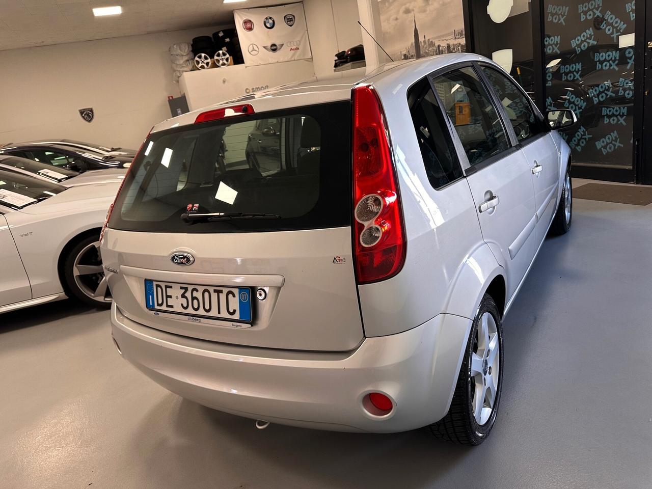 FORD FIESTA 1.2 BENZIA 5P. (58000 MILA KM)