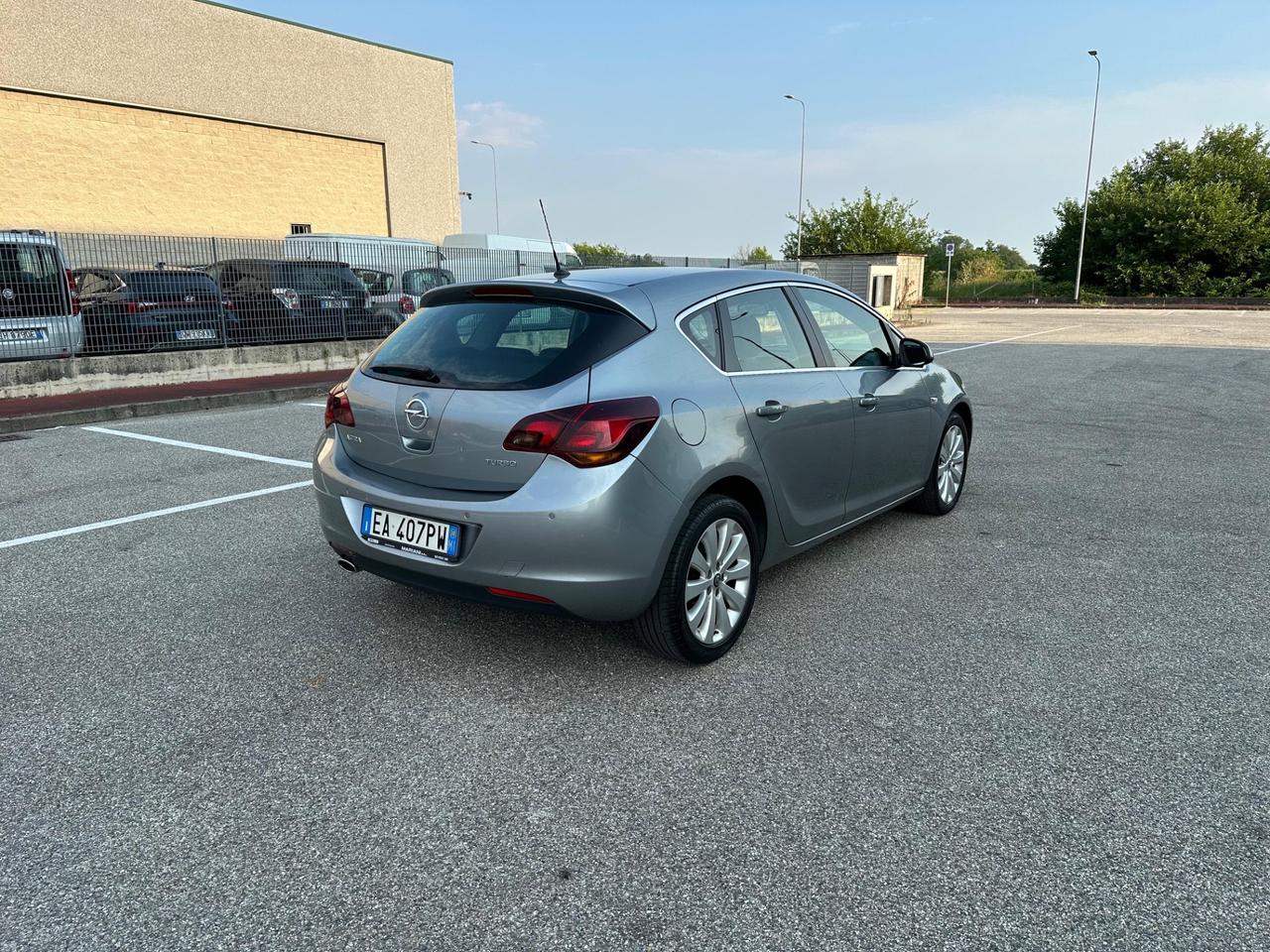 Opel Astra 1.4 Turbo 140CV 5 porte Cosmo