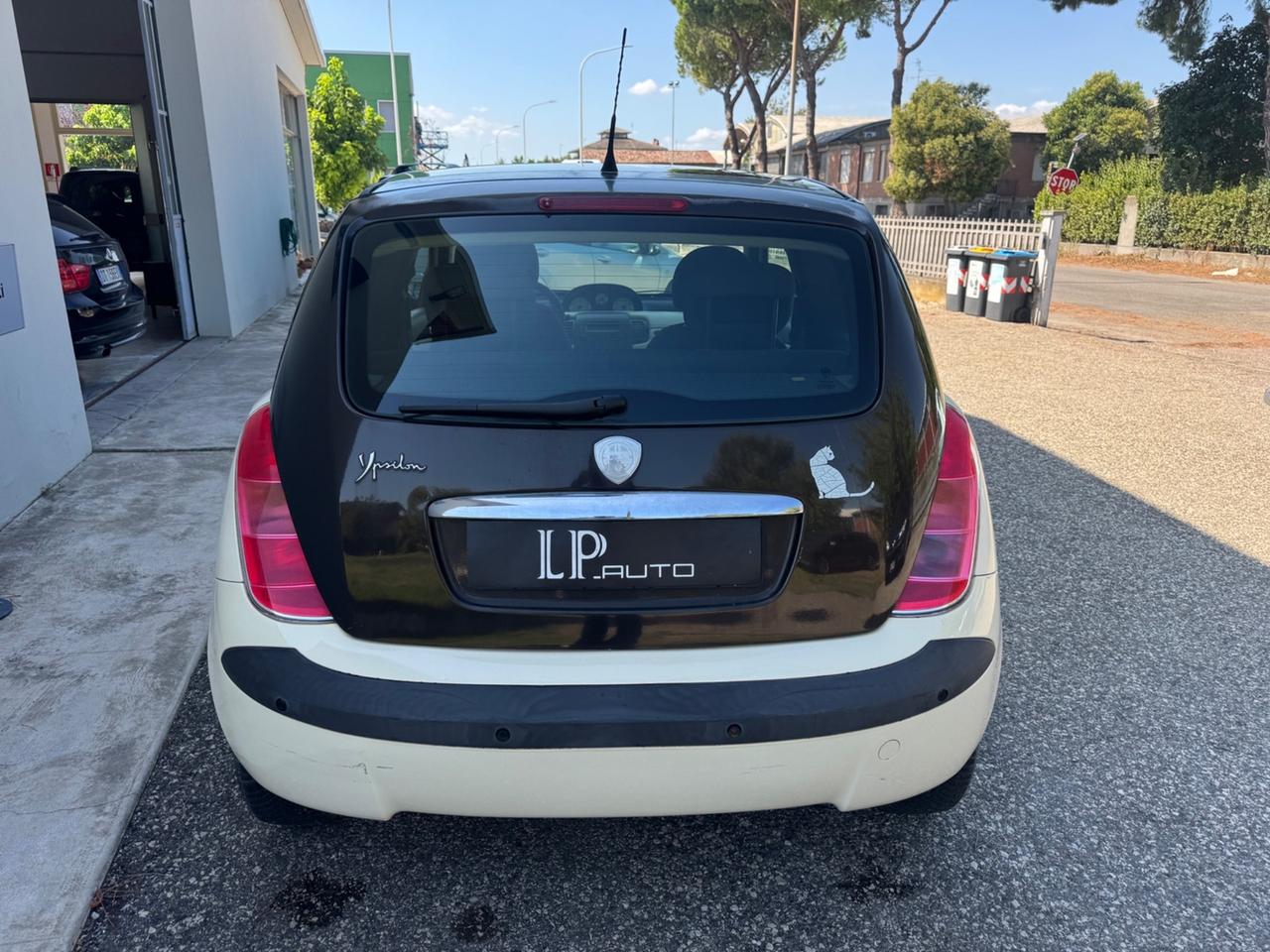 Lancia Ypsilon 1.4 Oro Giallo